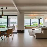 Attractive Villa With Jetty