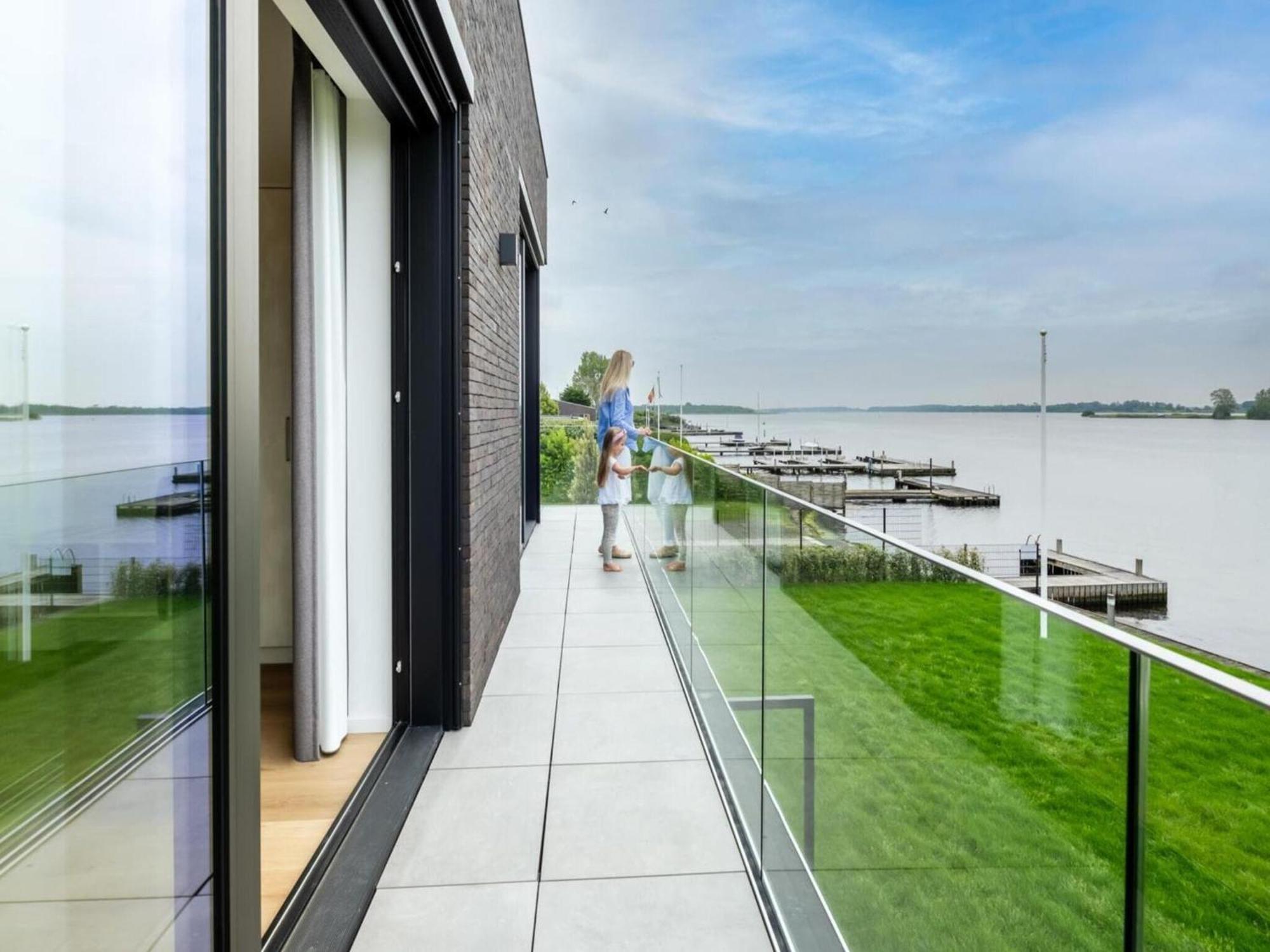 Vakantiehuis Attractive With Jetty Kamperland