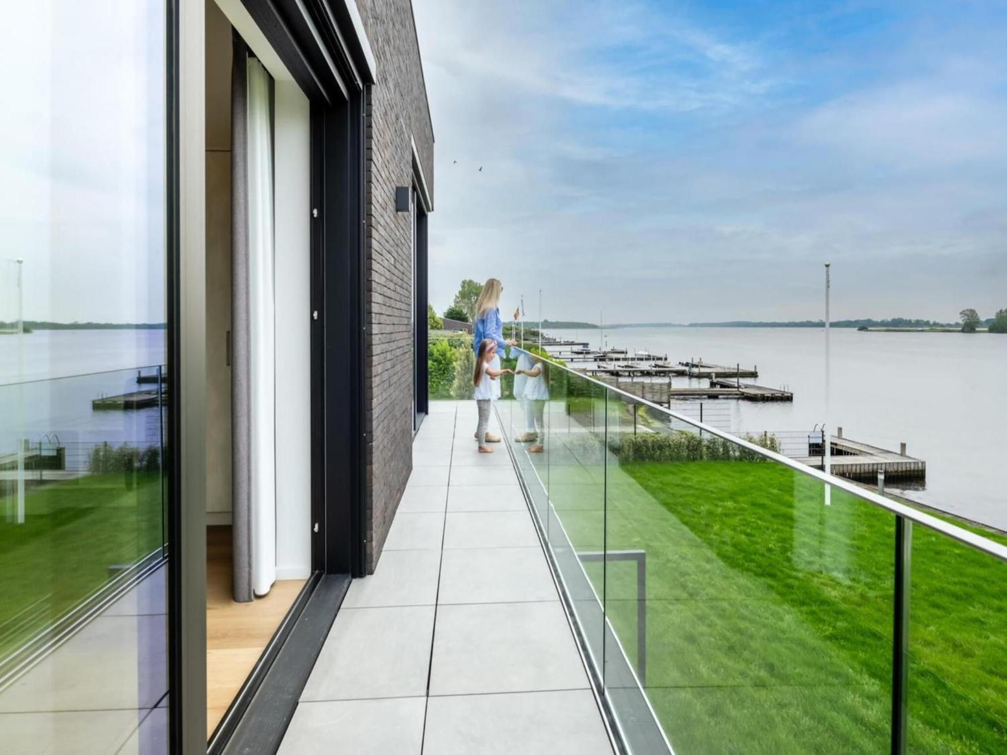 Vakantiehuis Attractive With Jetty Kamperland